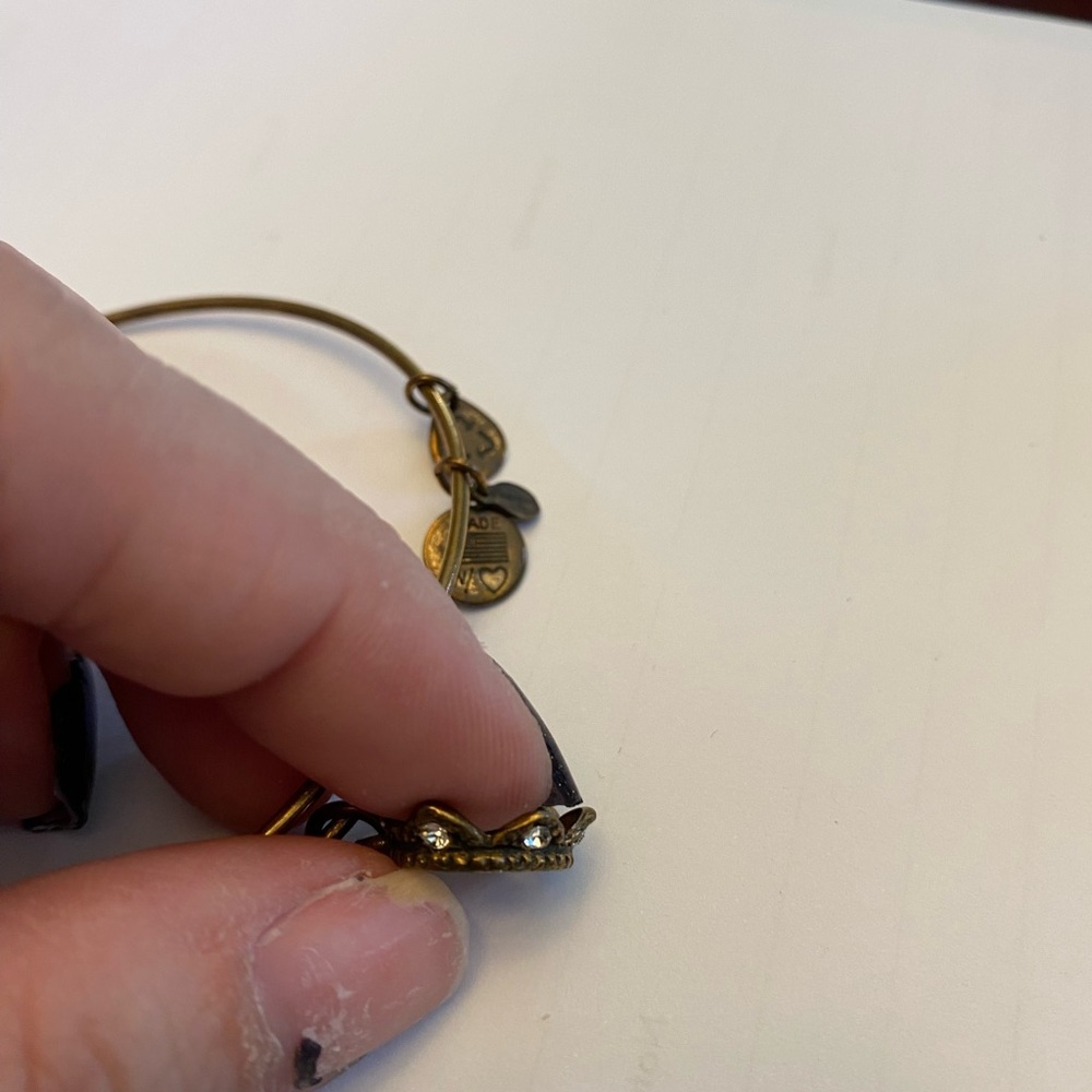 Alex and Ani Gold Tone Queen’s Crown Charm Bracelet- Rare & Discontinued - Picture 3 of 6